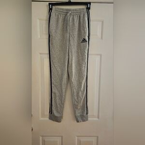 Men's Adidas Sportswear Joggers. Size small. NWT